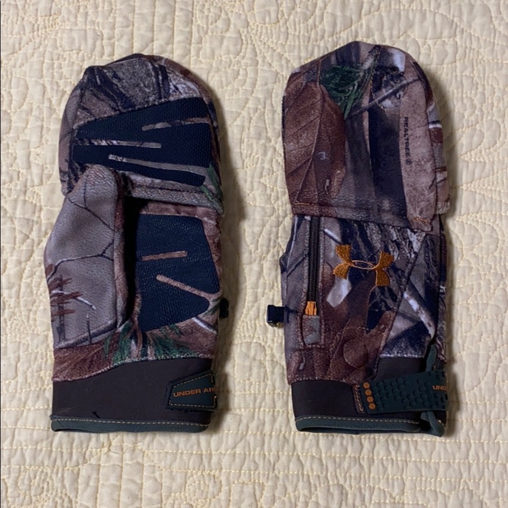 Under Armour camo flip-top mitten gloves